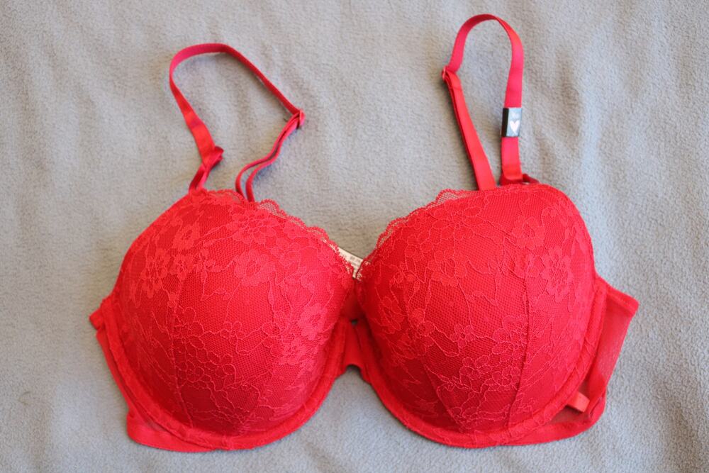 Victorias Secret PINK Bra 36D Red Lace Adjustable Clip Strap Lingerie Floral